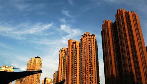 市場(chǎng)波動(dòng)下的理性選擇 房地產(chǎn)調(diào)控與剛需購(gòu)房三大建議